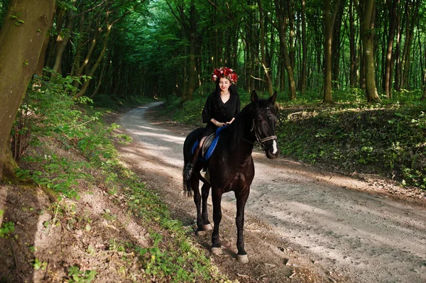 Mystical Girl Wreath Wear Black Horse Wood — Stock Photo, Image
