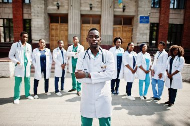 Grup Afrika doktorlar öğrenci Tıp Üniversitesi Açık yakınındaki.