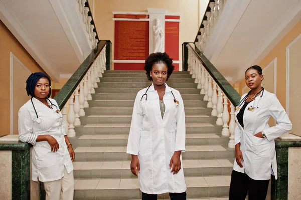 Grup Afrika doktorlar öğrenci Tıp Üniversitesi içinde. 