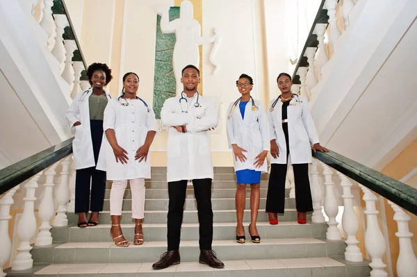 Grup Afrika doktorlar öğrenci Tıp Üniversitesi içinde. 
