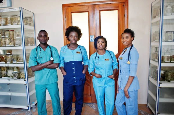 Grup Afrika doktorlar öğrenci Tıp Üniversitesi içinde. 