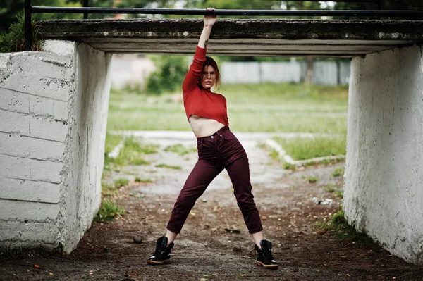 Moda Piękny Portret Redhaired Sexy Girl Odkryty Kobieta Uwodzenie Atrakcyjny — Zdjęcie stockowe