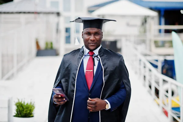 Africano Americano Feliz Exitoso Estudiante Sombrero Graduación — Foto de Stock