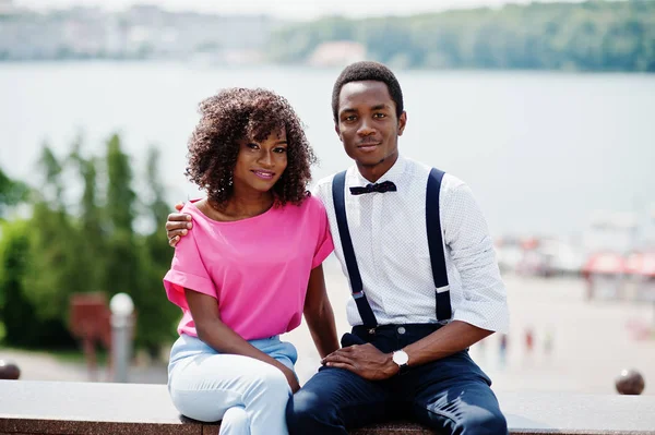 Elegante Moda Pareja Afroamericana Posó Calle Ciudad — Foto de Stock