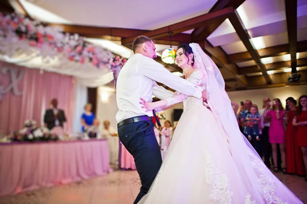 Happy Wedding Couple Performing First Dance Restaurant Front Guests — Stock Photo, Image