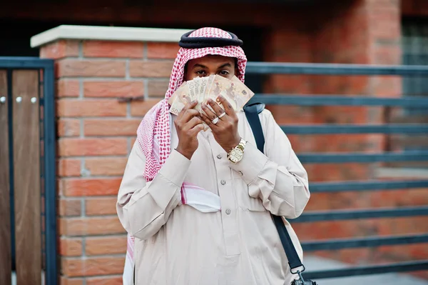 Moyen Orient Arabe Homme Affaires Posé Dans Rue Contre Bâtiment — Photo