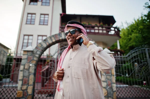 Rich Middle Eastern Arab Business Man Sunglasses Posed Street Mansion — Stock Photo, Image