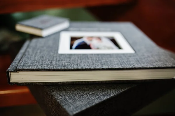 Elegant Grey Photo Book Photo Album Flash Drive Case Wooden — Stock Photo, Image