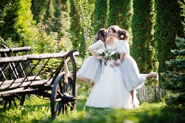 Happy Bride Posing Her Bridesmaids Bouquets Outdoor Next Cart — Stock Photo, Image