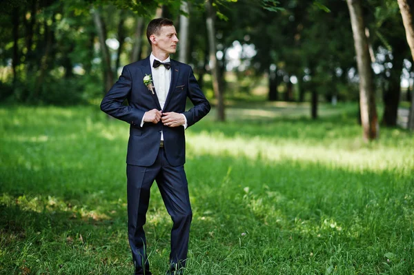 Portrait Handsome Groom Posing Alone Park Wedding Day — Stock Photo, Image