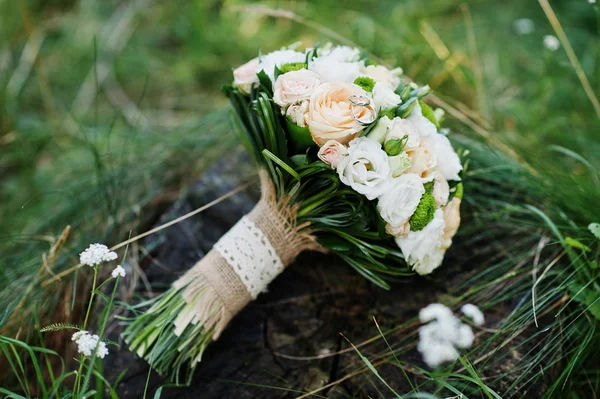 Foto Primer Plano Del Ramo Boda Hecho Rosas Muñón — Foto de Stock