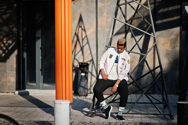 Stijlvolle Hipster Arabische Man Man Stelde Buiten Straat Stijl Rap — Stockfoto