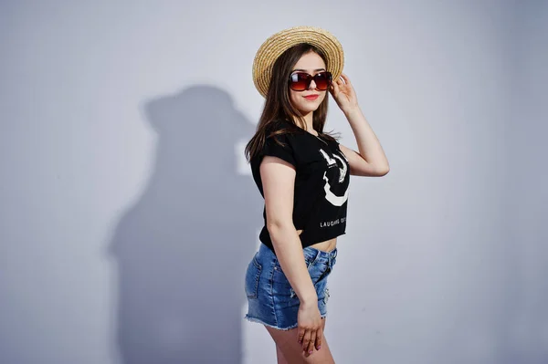 Portrait Attractive Girl Black Shirt Saying Lol Denim Shorts Hat — Stock Photo, Image