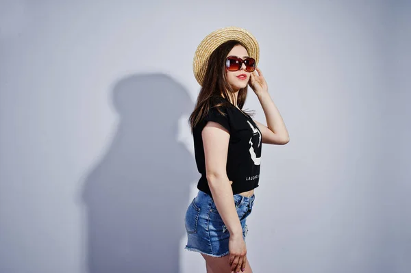 Portrait Attractive Girl Black Shirt Saying Lol Denim Shorts Hat — Stock Photo, Image