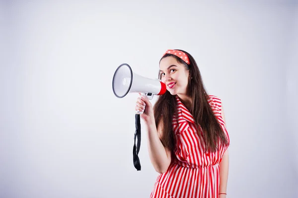 Retrato Una Joven Hermosa Mujer Vestido Rojo Hablando Megáfono —  Fotos de Stock