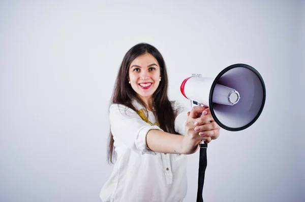 Retrato Una Joven Pantalones Azules Blusa Blanca Posando Con Megáfono —  Fotos de Stock