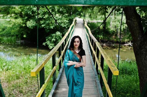 Retrato Hermosa Chica Brumette India Modelo Mujer Hindú Puente Traje —  Fotos de Stock