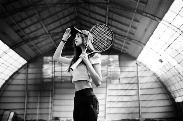 Sportig Flicka Spelare Med Tennisracket Tennisbanan — Stockfoto