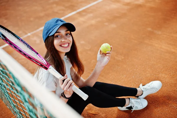 Joven Deportista Con Raqueta Tenis Pista Tenis — Foto de Stock