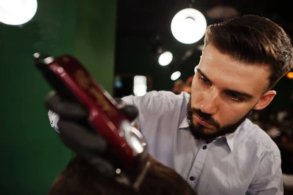 Hombre Barbudo Guapo Peluquería Barbero Trabajo — Foto de Stock