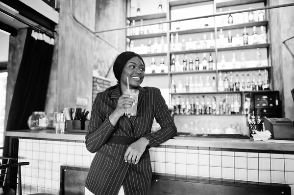 Афро Американських Бізнес Леді Питного Коктейль Лимонад Кафе Барі Чорна — стокове фото