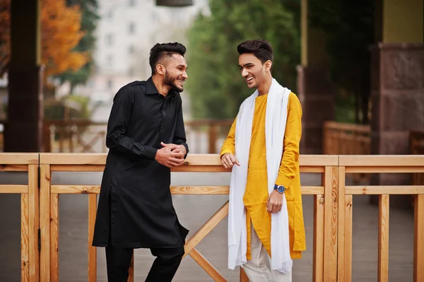 Two Indian Stylish Mans Friends Traditional Clothes Posed Outdoor Talk — Stock Photo, Image