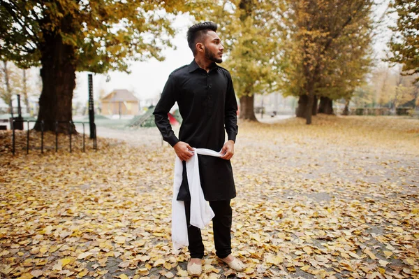 Indian Stylish Man Black Traditional Clothes Posed Outdoor Autumn Mood — Stock Photo, Image