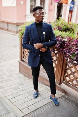 Navy blue suit with black turtleneck best sale