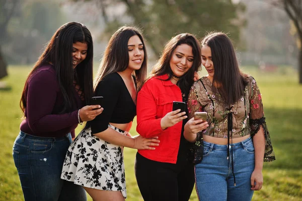 Group Four Happy Pretty Latino Girls Ecuador Posed Street Looking — Stock Photo, Image