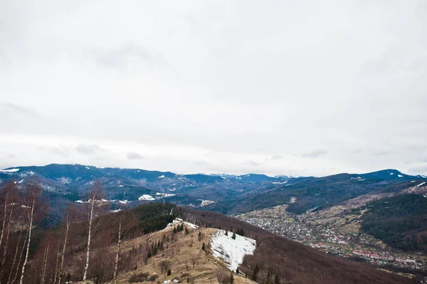 Valleien Van Besneeuwde Berg Karpaten Weergave Van Oekraïense Karpaten Yaremche — Stockfoto