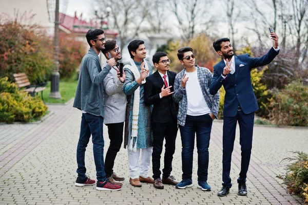 Group Six South Asian Indian Mans Traditional Casual Business Wear — Stock Photo, Image