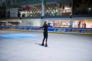 Buz patenci kadın buz buz pateni pisti.