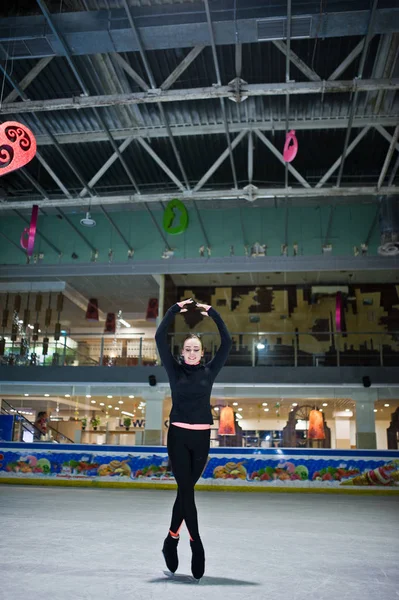 Mulher Patinadora Artística Pista Patinação Gelo — Fotografia de Stock