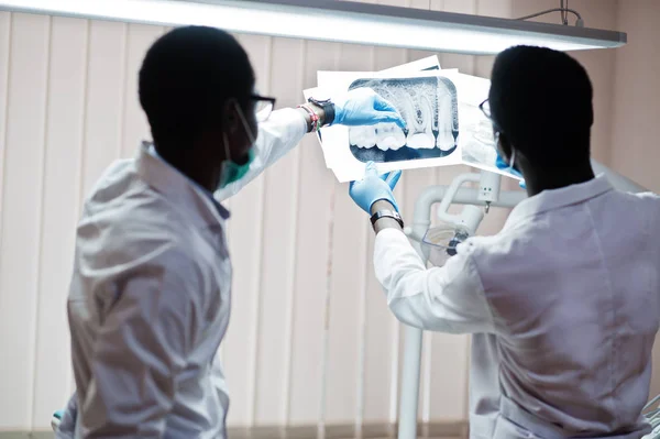 Consultorio Dentistas Concepto Práctica Médica Médico Profesional Afroamericano Odontología Médico — Foto de Stock