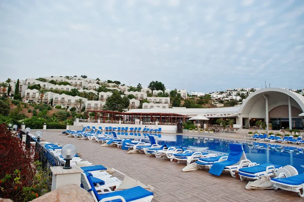 Piscina Com Espreguiçadeiras Manhã Hotel Resort Mediterrâneo Verão Turquia Bodrum — Fotografia de Stock