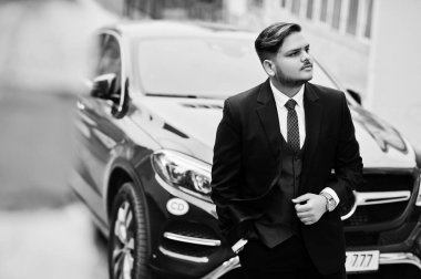Formal giyim daimi iş karşı zengin Hintli işadamı