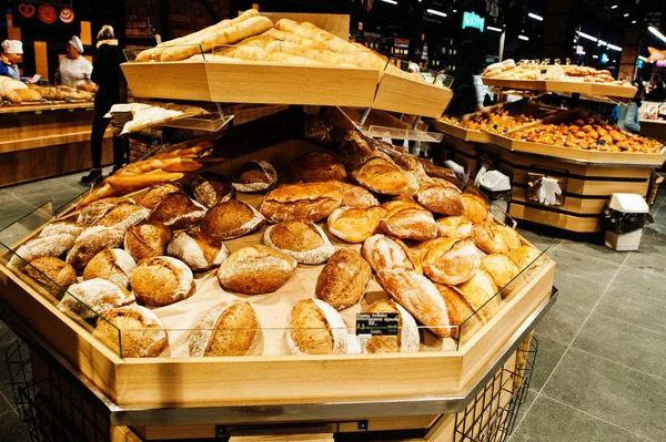 Various baking on supermarket shelves for sale. — Stock Photo, Image