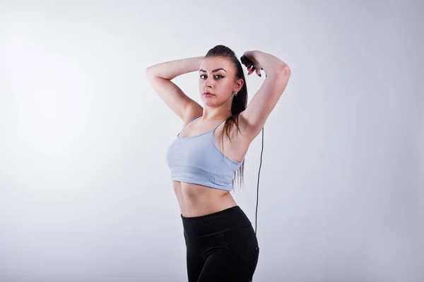 Üst ve siyah legging neşeli çekici genç Fitness kadın — Stok fotoğraf