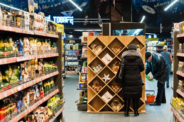 Kiev, Ucraina - 4 settembre 2019: supermercato Silpo. Merci in t — Foto Stock