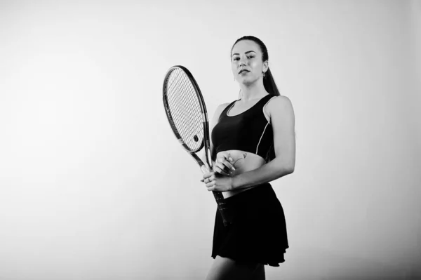 Retrato en blanco y negro de una hermosa joven jugadora en spor — Foto de Stock