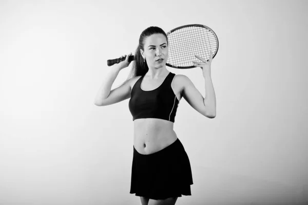 Spor'da genç kadın oyuncunun siyah beyaz portresi — Stok fotoğraf