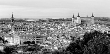 Toledo şehrinin panoramik manzarası. İspanya