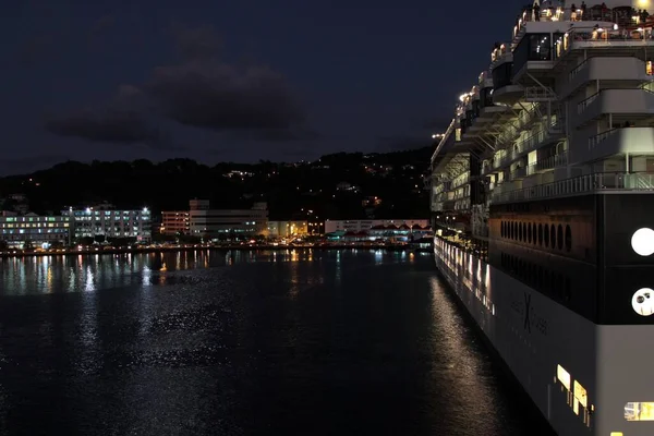 Nave Crociera Attraccata Porto Notte — Foto Stock