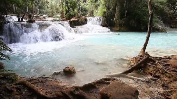 Krásná krajina s vodopádem. Luang Propang Laos