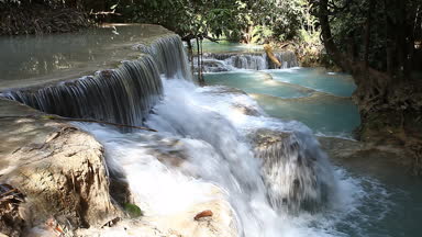 Harika Tad Kuang Si şelale Laos