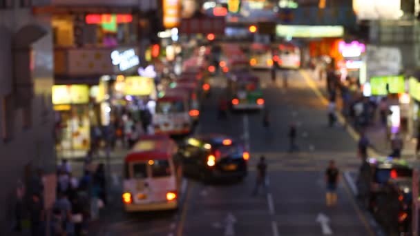 Noční doprava v ulicích Hong Kong — Stock video