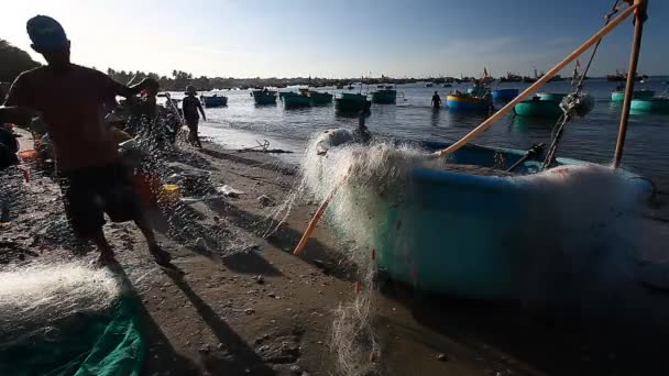 Turista Vietnamból. Halászati falu Phan Thiet — Stock videók