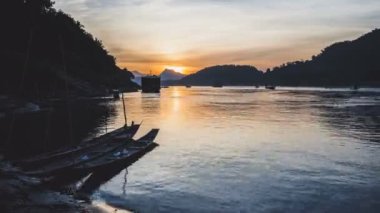 Mekong Nehri timelapse üzerinde güzel gün batımı