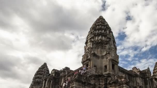 Bela timelapse Angkor Wat. O grande monumento do passado e civilizações antigas desenvolvidas — Vídeo de Stock