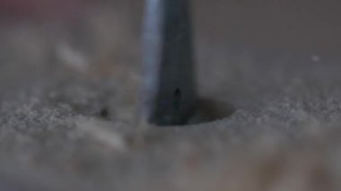 Çalışırken odun talimi yap. Süper güzel yakın çekim..